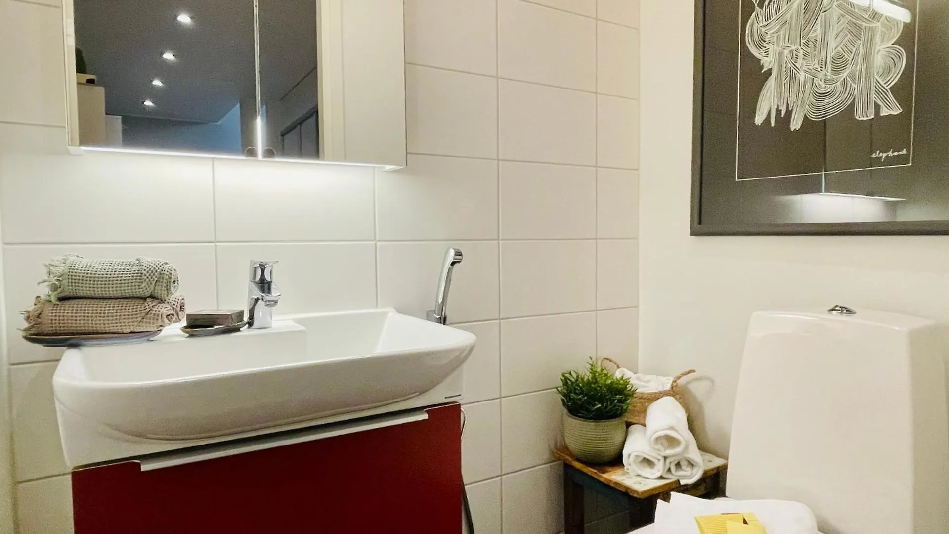 Modern And Cosy 3-Bedroom Apartment With Private Sauna, In Trendy Kalasatama Helsinki