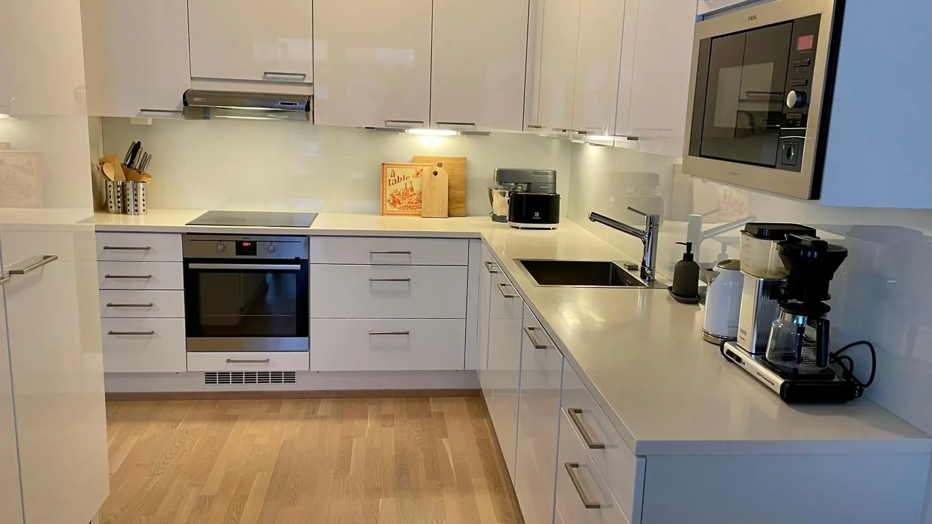 Modern And Cosy 3-Bedroom Apartment With Private Sauna, In Trendy Kalasatama Helsinki